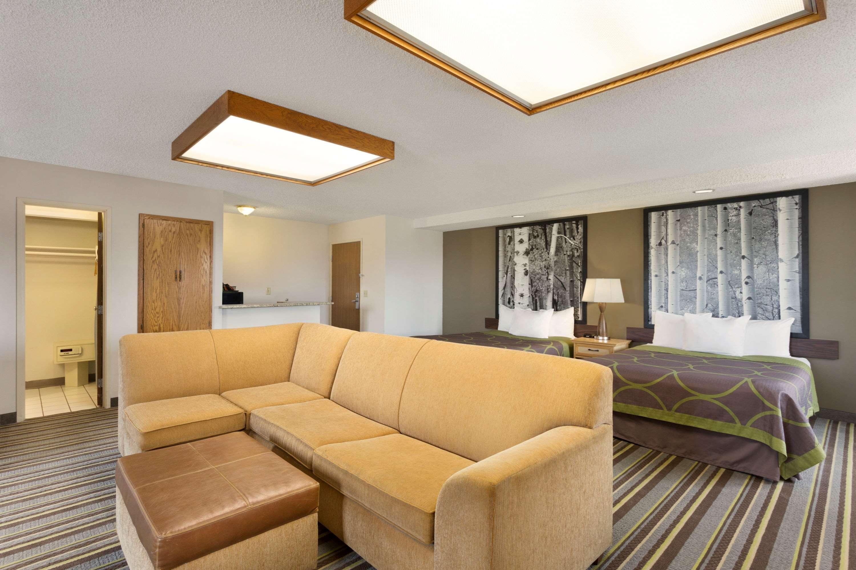 Super 8 by Wyndham Westminster Denver North Exterior foto