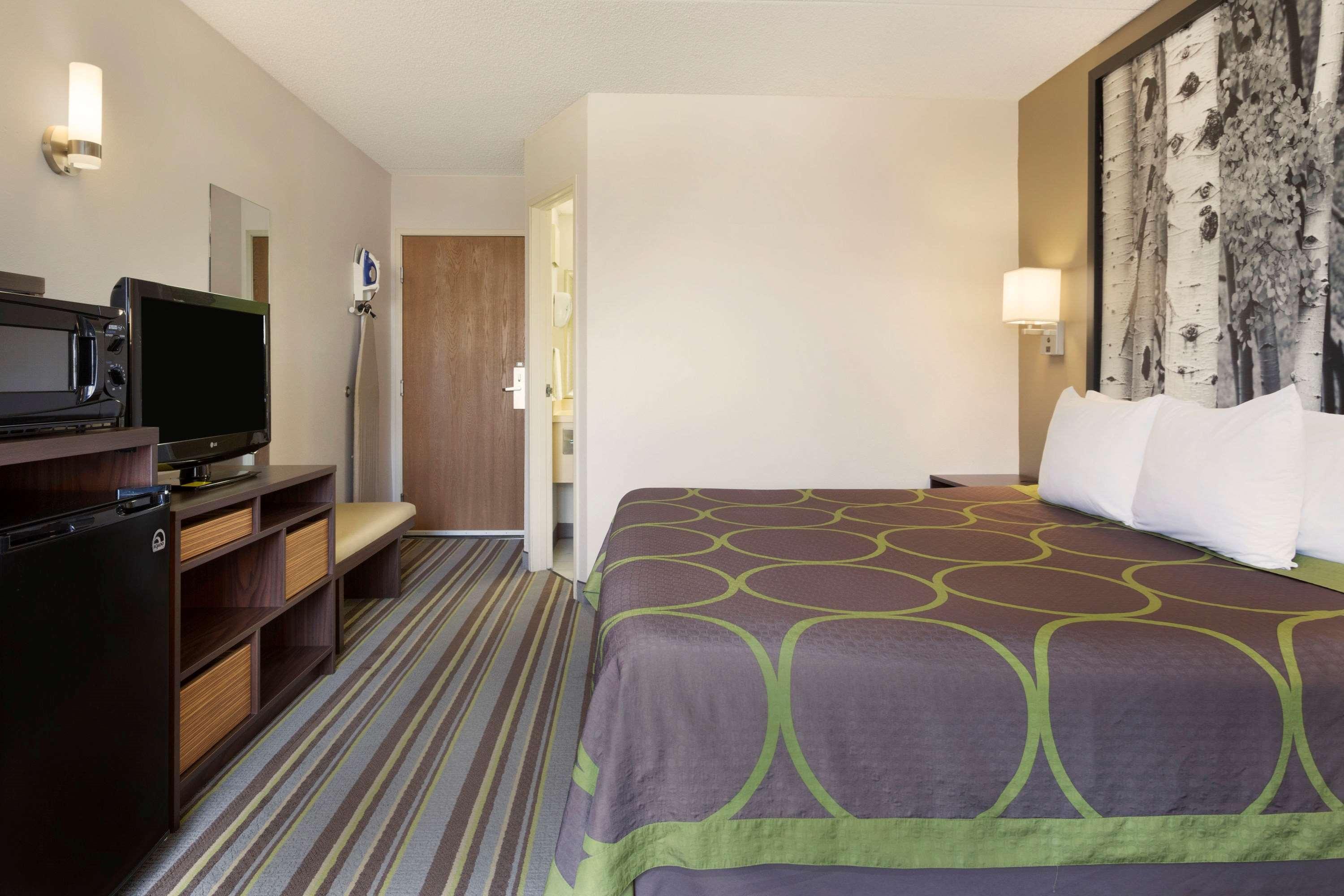Super 8 by Wyndham Westminster Denver North Exterior foto